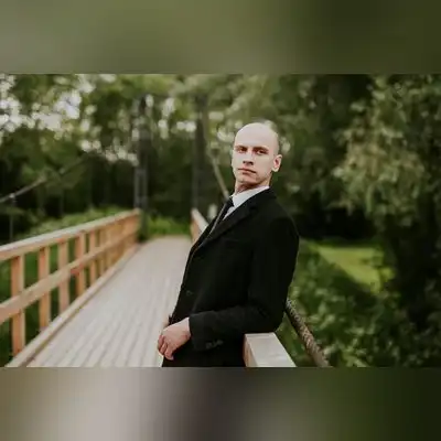 易椿诗